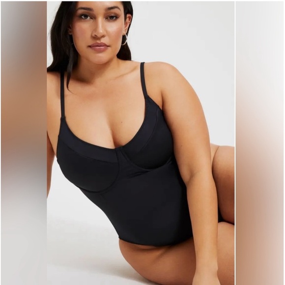 Good American Scuba Show Off One-Piece Swimsuit In Black